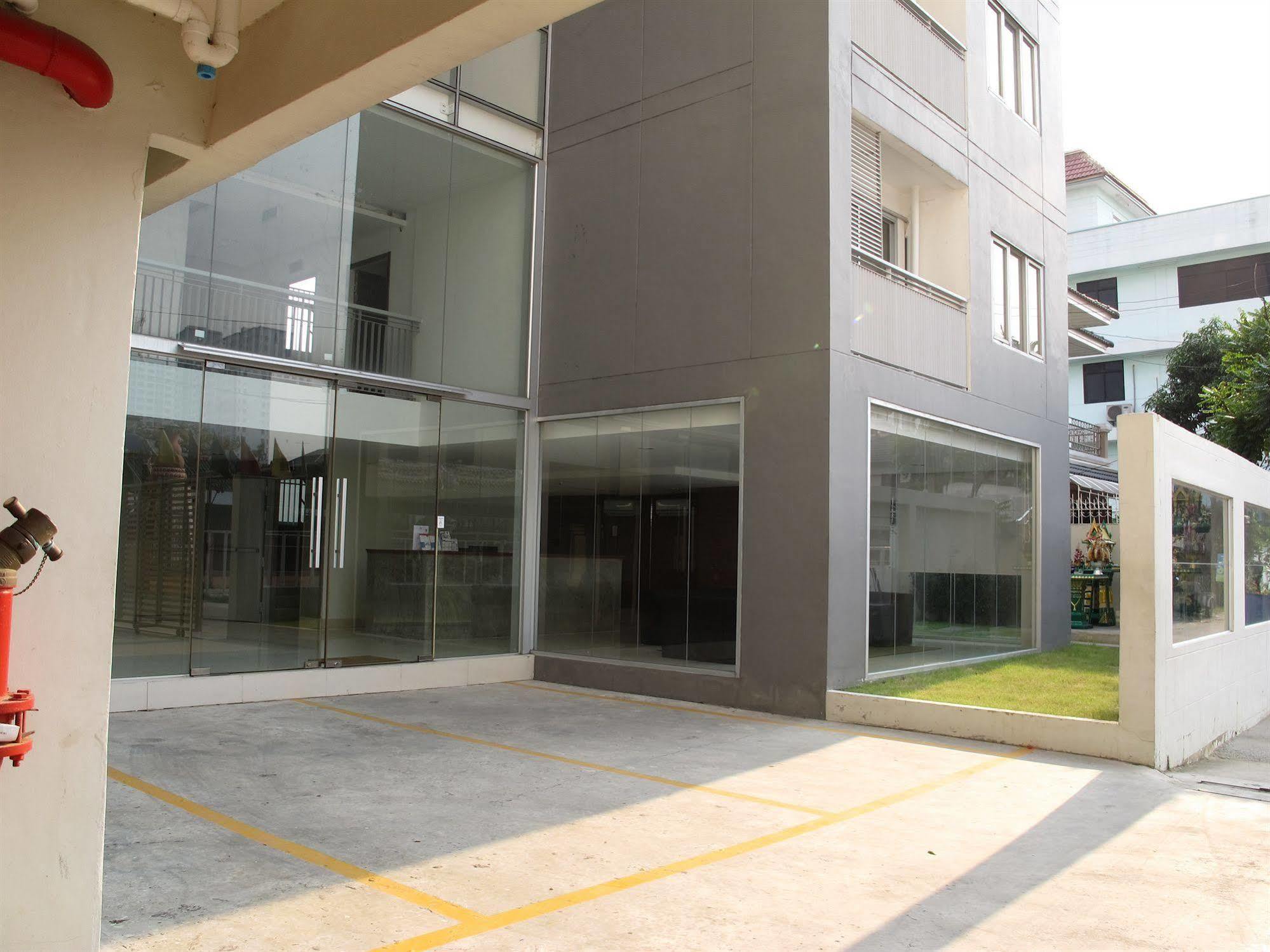 Utd Apartments Sukhumvit Ban Khlong Nang Li Kültér fotó